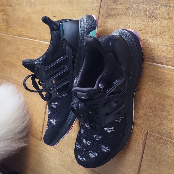 Adidas Valentine's Day Special Edition Ultra Boost size 8.5 shoes - Picture 4 of 13